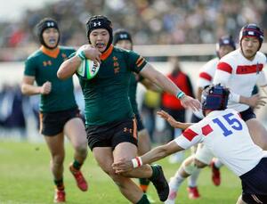 　東福岡―東海大相模　後半、突進する東福岡・須藤。このままトライを決める＝花園