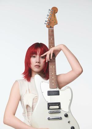 ブンブンパレードに出演するのんさん(上越文化会館提供)