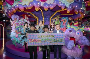 「KAWAII MONSTER LAND - HARAJUKU -」オープニングセレモニーに登場した（中段左から）CANDY TUNE・福山梨乃、FRUITS ZIPPER・真中まな、CANDY TUNE・村川緋杏