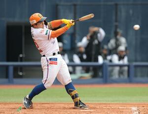 ３回１死二、三塁、中澤英明が適時打を放ち３－３＝エコスタ