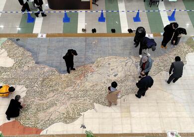 新発田市の商業施設で県指定文化財「正保越後国絵図」の原寸大レプリカ
