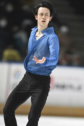 成年男子フリー　演技する愛知・山本草太＝フラット八戸