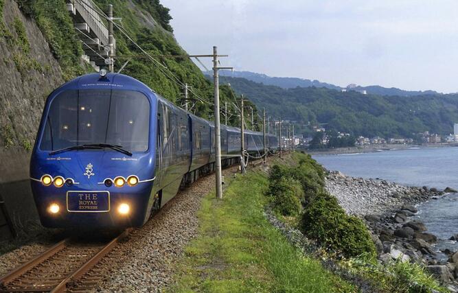 豪華列車「ザ・ロイヤルエクスプレス」（東急提供）
