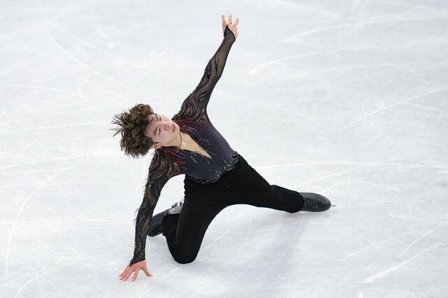 男子フリー　演技する佐藤駿＝ミラノ（共同）