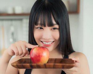 葵りんご：『別冊ヤングチャンピオン』2026年6月号（秋田書店）撮影:ICHI