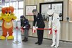 「うさぎのすみ家」のオープニングイベントで行われたテープカット