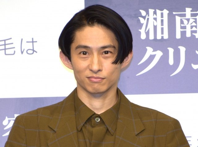 奇跡の40代 三宅健 美の秘訣を語る 結構前から日傘をさしています 新潟日報デジタルプラス