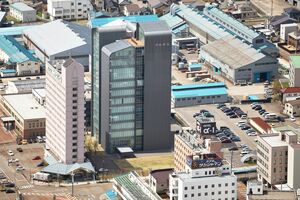 ブルボン本社=柏崎市駅前1