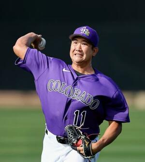 　キャンプインしたロッキーズ・菅野＝スコッツデール（共同）