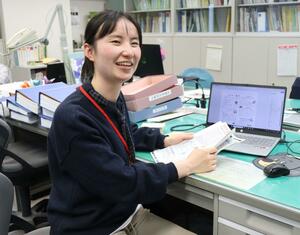 新潟市の国際交流員に今春着任した中国出身の宋迎雪さん=新潟市中央区礎町通3