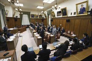 自民党派閥の裏金事件に関し開かれた衆院政治倫理審査会。野党が申し立てた自民議員44人全員を審査対象にすると全会一致で議決した=5月14日午後(代表撮影)