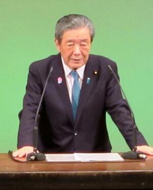 講演する自民党の森山幹事長=10日午前、鹿児島県曽於市