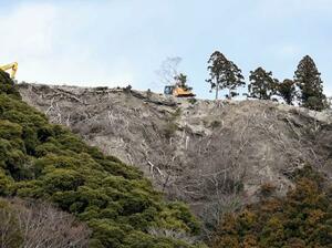 　千葉県鴨川市の大規模太陽光発電所（メガソーラー）の建設現場＝１０日