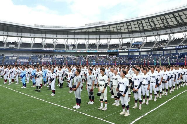 ６７チームが甲子園への切符を懸けて戦う＝エコスタ