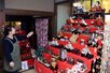 350体以上のひな飾りが並ぶ坂口記念館の「ひなまつり」=上越市頸城区