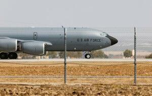 　スペイン南部モロン空軍基地の米軍機＝２０２１年８月（ロイター＝共同）