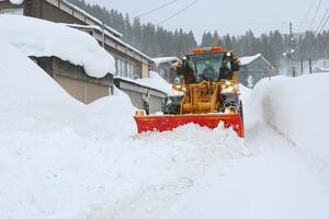大雪に見舞われた２月の長岡市＝２月８日