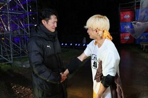 『SASUKE2025～第43回大会～』（左から）Snow Man・岩本照、A.B.C-Z・塚田僚一（C）TBS