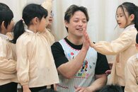 どうやって強くなるの？全日本プロレス・潮﨑豪選手が三条市の保育園で「一日保育士」
