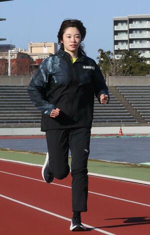 日本選手権を目指し練習する広田有紀=新潟市陸上競技場