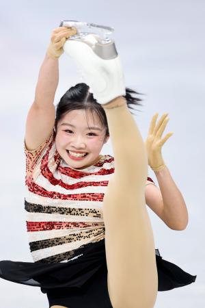 女子SP 演技する中井亜美=ミラノ(共同)