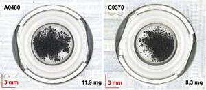 海洋研究開発機構などのチームが分析した小惑星リュウグウの2種類の砂試料(JAXA、海洋機構提供)