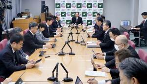 三重県庁で行われた南海トラフ巨大地震の対策強化推進本部会議=30日午後