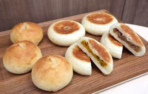県産の新米を生地に使った「コシヒカリパン3種」