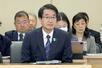 新潟市議会の全員協議会に出席する中原八一市長=12月3日
