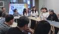 映画「女性の休日」鑑賞後、語り合う参加者たち=2025年10月25日、名古屋市千種区