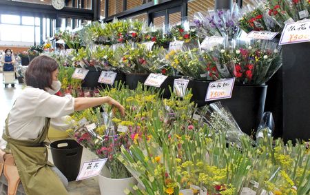 お盆準備へ花3000束 新潟日報デジタルプラス