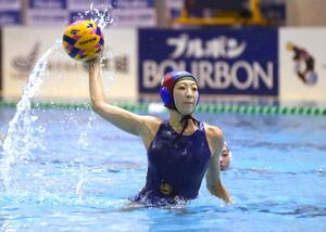 ブルボンKZ-神奈川選抜 第4ピリオド、ブルボンKZの武石絢羽がペナルティースローを決める=柏崎アクアパーク