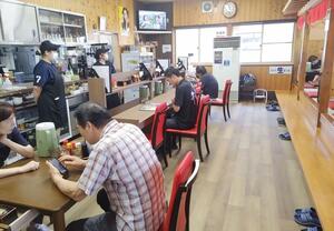 ドライブイン七兵衛の店内=新発田市川口