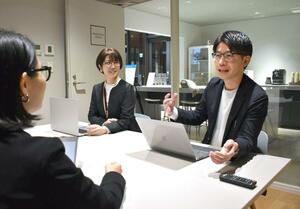 起業相談などを手がけるCLIP長岡のスタッフ=長岡市大手通2