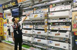 家電量販店、エディオンなんば本店のエアコン売り場=2025年9月、大阪市中央区