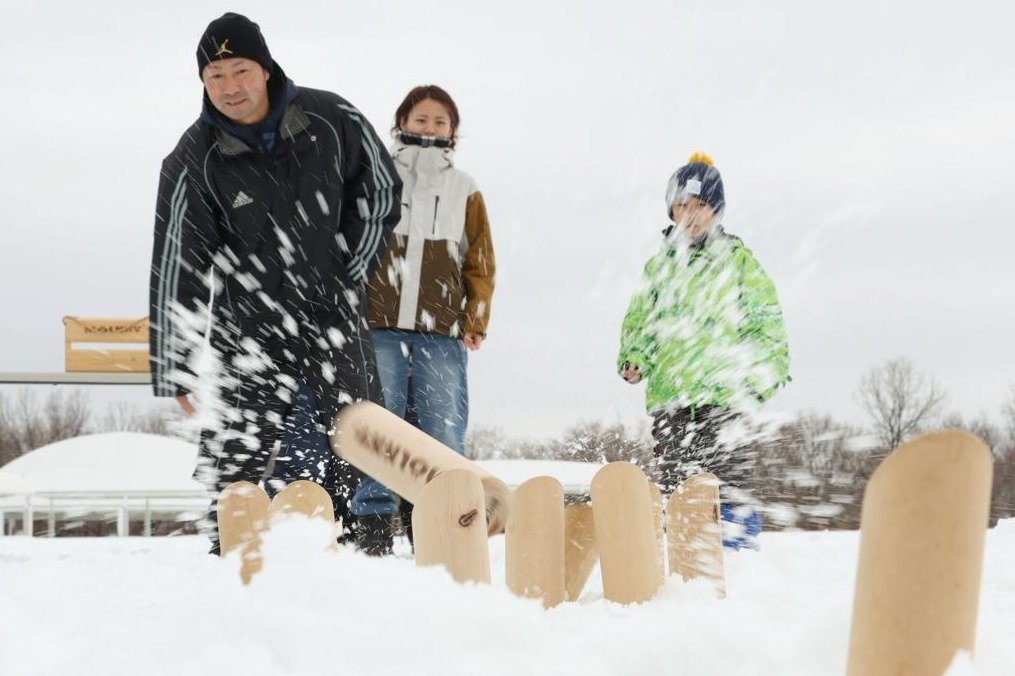 雪原で遊ぶモルック、長岡で初開催