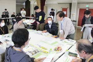 地域の公共施設の再編に向け、住民が参加したワークショップ=新潟市北区早通