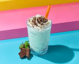 タリーズコーヒージャパンの「チョコミントシェイク」