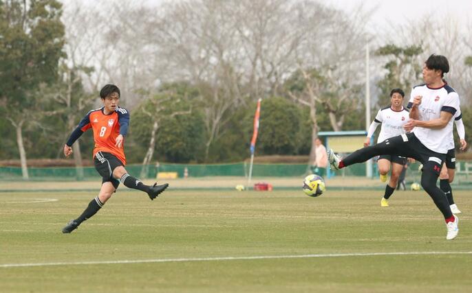 パスを出すＭＦ宮本英治