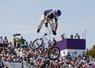 男子ＢＭＸフリースタイル・パーク決勝　演技する中村輪夢＝パリ（共同）