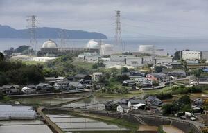 九州電力玄海原発(奥)が立地する佐賀県玄海町=2024年4月