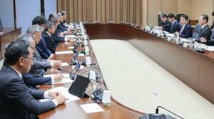 経産省で開かれた、原発の使用済み核燃料の貯蔵や処分に関する対策推進協議会=18日午後