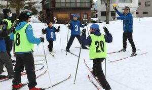 中之島小学校の5、6年生を対象に行った公開授業=南魚沼市中子新田