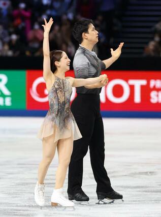 ペアフリー　優勝した三浦璃来、木原龍一組＝ＩＧアリーナ