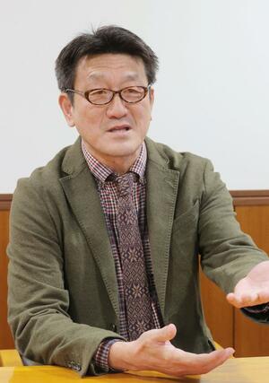上越教育大いじめ・生徒指導研究研修センター長の高橋知己教授