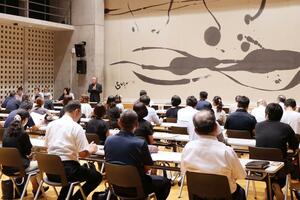 全市レベルで中学校づくりを協議するために発足した新検討会=十日町市水口沢