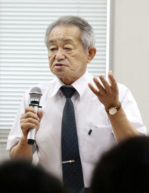 拉致問題について講演する地村保志さん=24日午前、福井県警小浜署