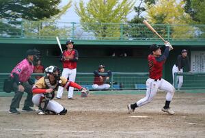開催50回目を迎えた「大形地区野球大会」の決勝戦=新潟市北区木崎