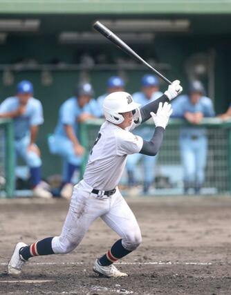 日本文理－加茂暁星　４回日本文理無死二、三塁、渡邉駿仁が２点適時打を放ち２－０＝新発田市五十公野