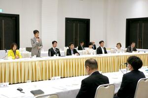 今夏の参院選の対応を話し合った連合新潟と立憲民主党県連の定期協議=17日、新潟市中央区